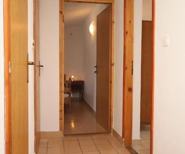 With A Parking Space Starigrad, Paklenica - 6647 *