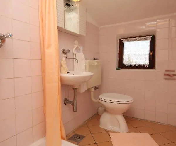 With A Parking Space Starigrad, Paklenica - 6647 *